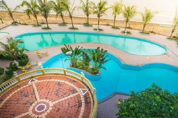 Danh sách khách sạn biển Hải Tiến có bể bơi sát biển 1
