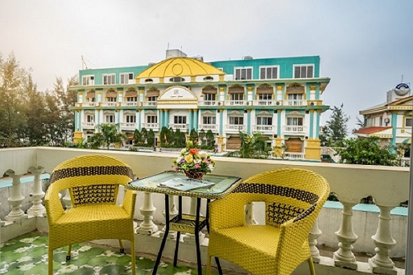 Bãi biển Hải Tiến có khách sạn nào đẹp không? 1